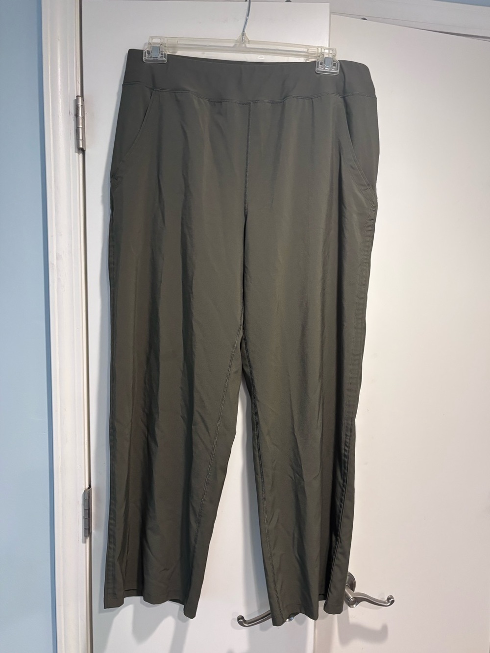Women’s Land’s End Wide Leg, Dri-fit Pants